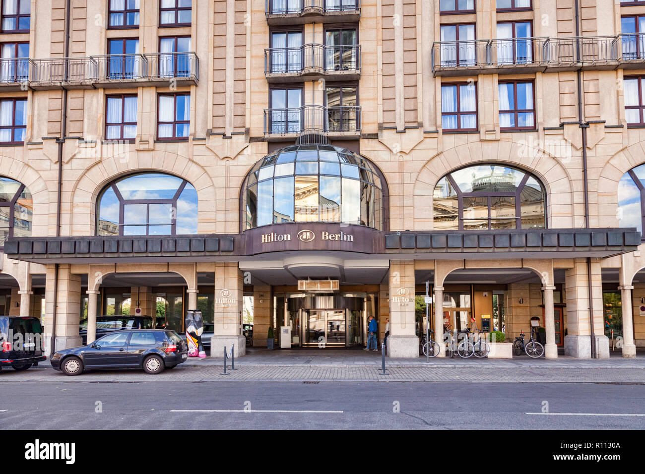 22 Settembre 2018: Berlino, Germania - Hilton Hotel sulla piazza Gendarmenmarkt, nel centro della città. Foto Stock