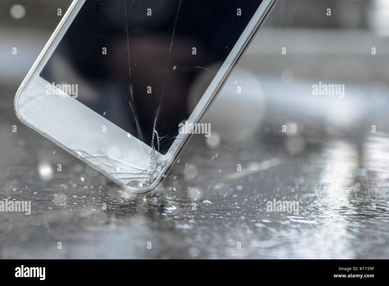 Telefono di colpire la strada Foto Stock
