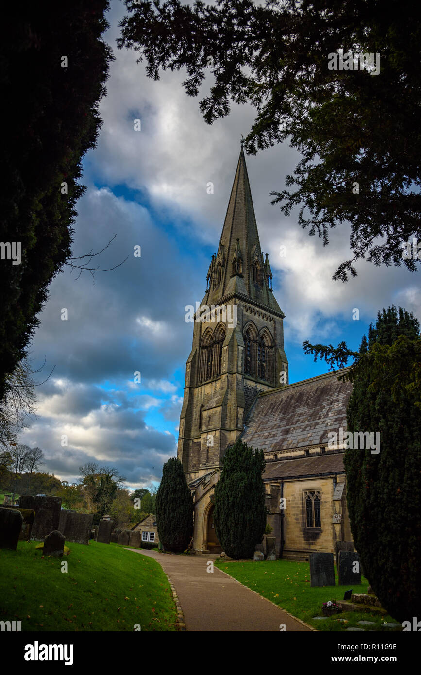 Splendido scenario autunnale nel Derbyshire, Inghilterra - Paesaggi sorprendenti e impressionante architettura Foto Stock