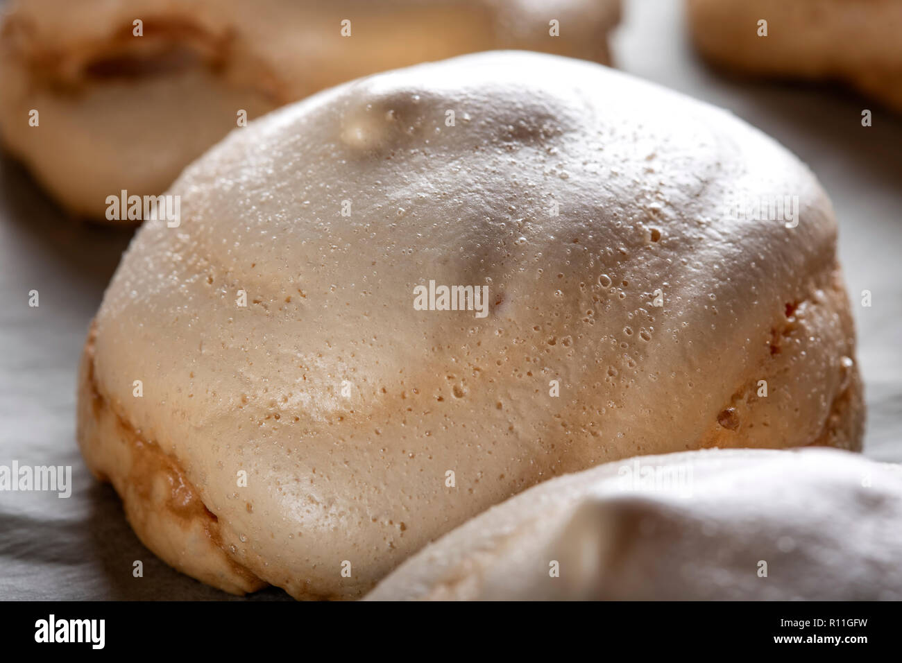 In casa dolci cotti al forno meringa - Vista ravvicinata Foto Stock