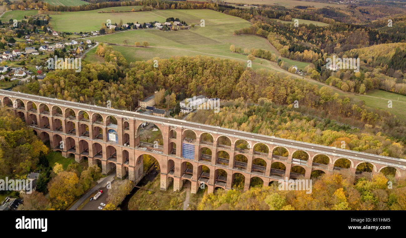 Vista aerea sul Goeltzschtalbruecke in Netzschkau Vogtland Germania più grande ponte in mattoni del mondo Foto Stock