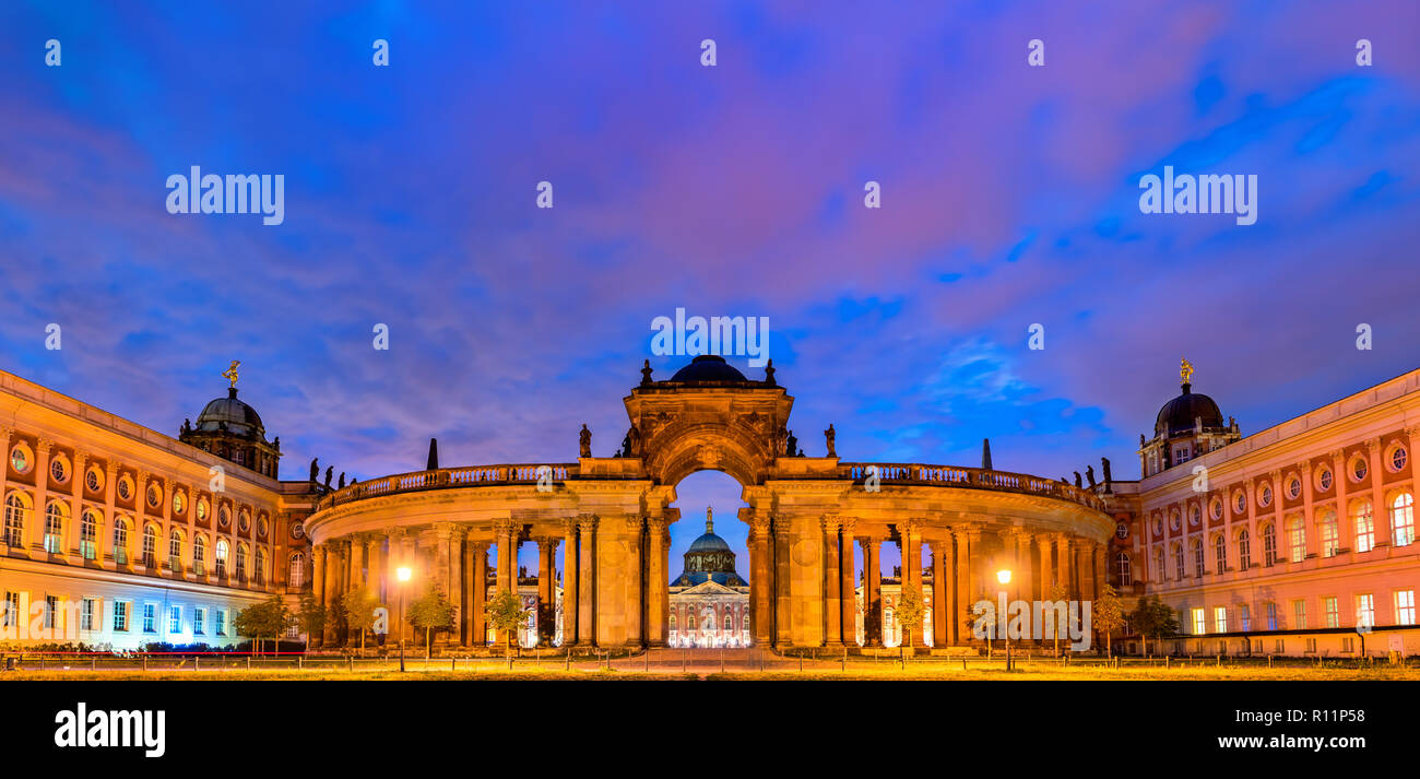 La Communs, un edificio dell'Università di Potsdam, vicino al nuovo palazzo. Germania Foto Stock