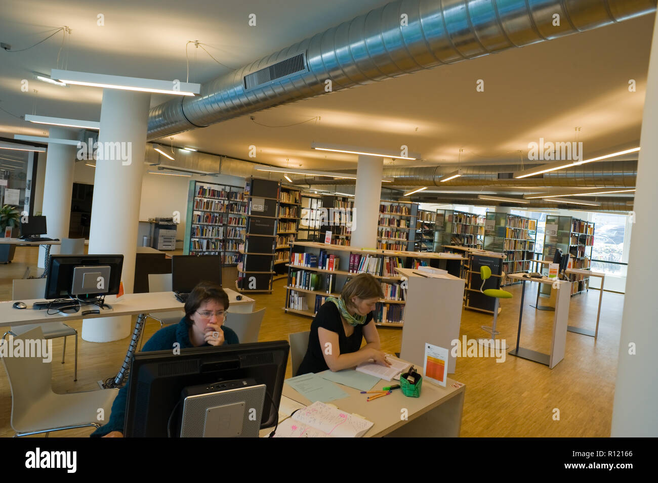 Österreichische Forschungsstiftung für Internationale Entwicklung, Bibliothek - Biblioteca Foto Stock