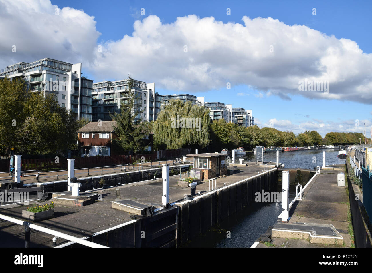 Fiume Lea navigazione, Tottenham Hale, North London UK Ottobre 2018 Foto Stock