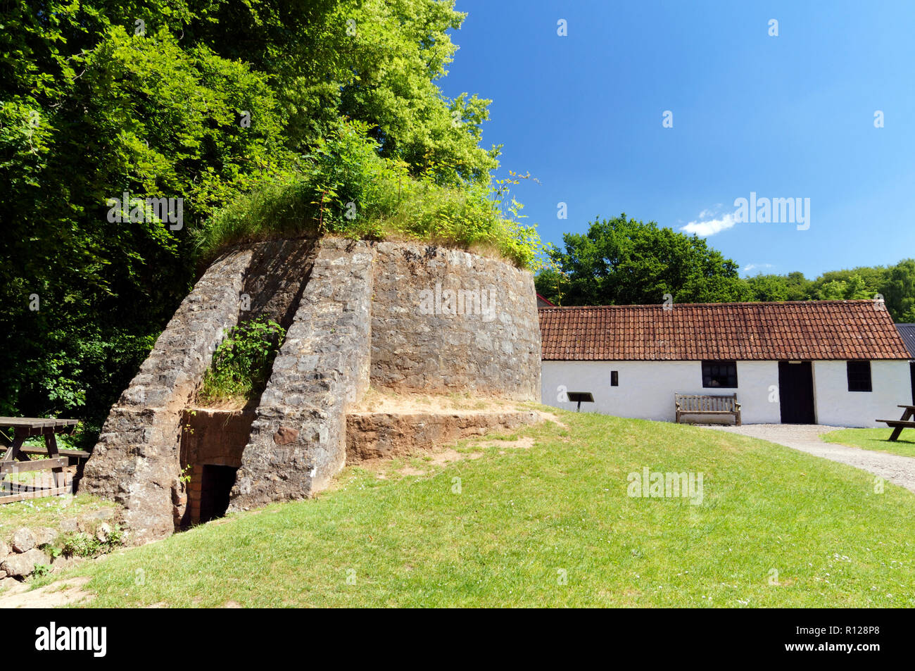 Il forno in ceramica, St Fagans National History Museum, Cardiff, Galles Foto Stock