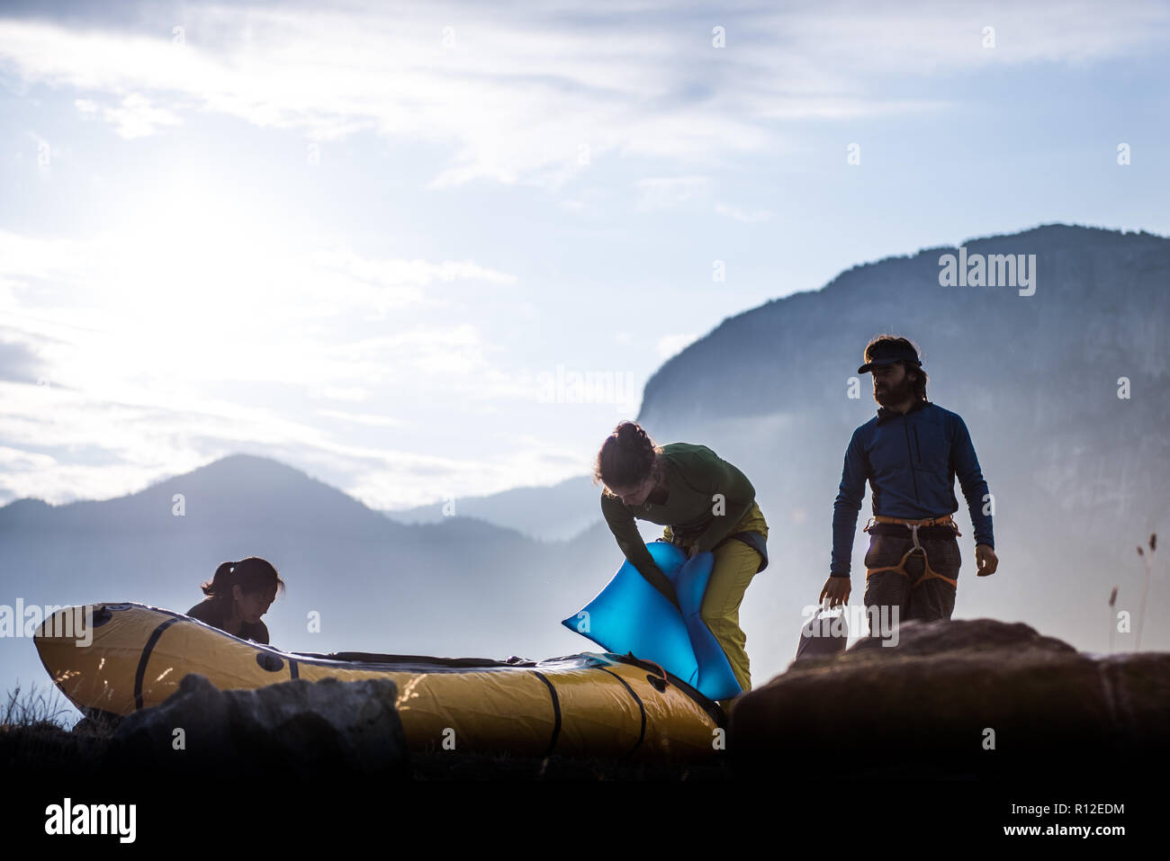 Gli amici di rock climbing trip, Squamish, Canada Foto Stock