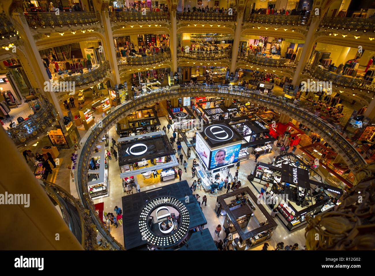 Parigi, Francia, 6 settembre 2018 - Galeries Lafayette interno a Parigi, Francia Foto Stock