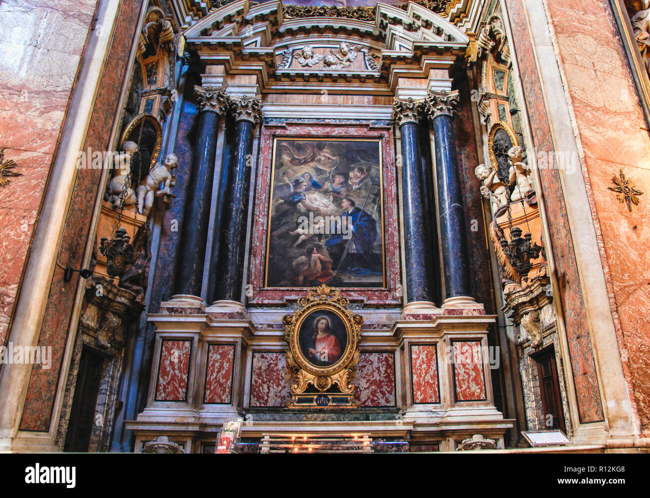 Interno della chiesa di Santa Maria Maddalena, Roma, lazio, Italy Foto Stock