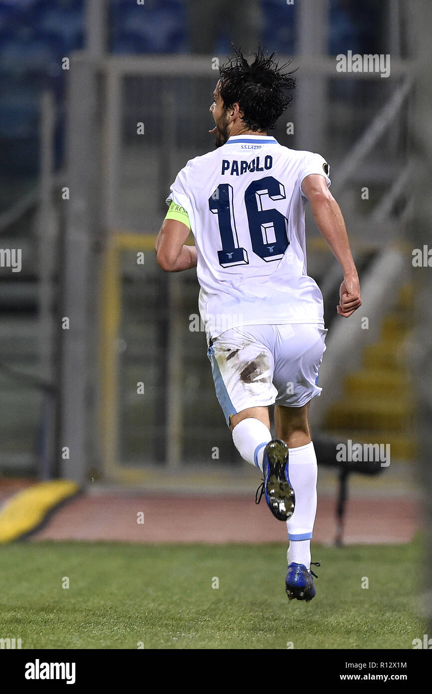 Roma, Italia. 8 Novembre, 2018. Marco Parolo del Lazio festeggia il primo punteggio obiettivo durante la UEFA Europa League Group Stage match tra Lazio e Olympique De Marseille presso lo Stadio Olimpico di Roma il 8 novembre 2018. Foto di Giuseppe mafia. Credit: UK Sports Pics Ltd/Alamy Live News Foto Stock