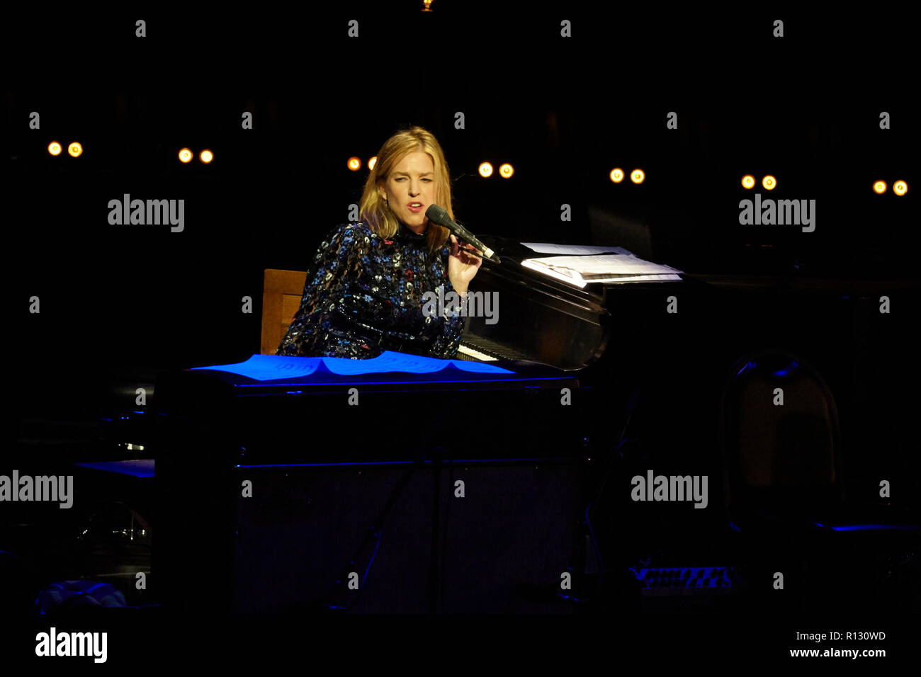 Los Angeles, CA - NOV 07: Diana Krall esegue a 'Joni 75: una celebrazione di compleanno dal vivo al Dorothy Chandler Pavilion" il 07 novembre 2018 a Los Angeles CA. Credito: CraSH/imageSPACE/MediaPunch Foto Stock