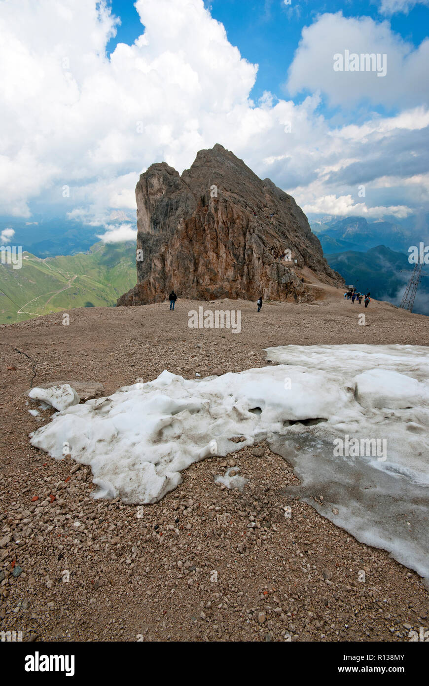 Punta Serauta, area monumentale con un sistema di gallerie della Prima Guerra Mondiale, Marmolada, Veneto, Italia Foto Stock