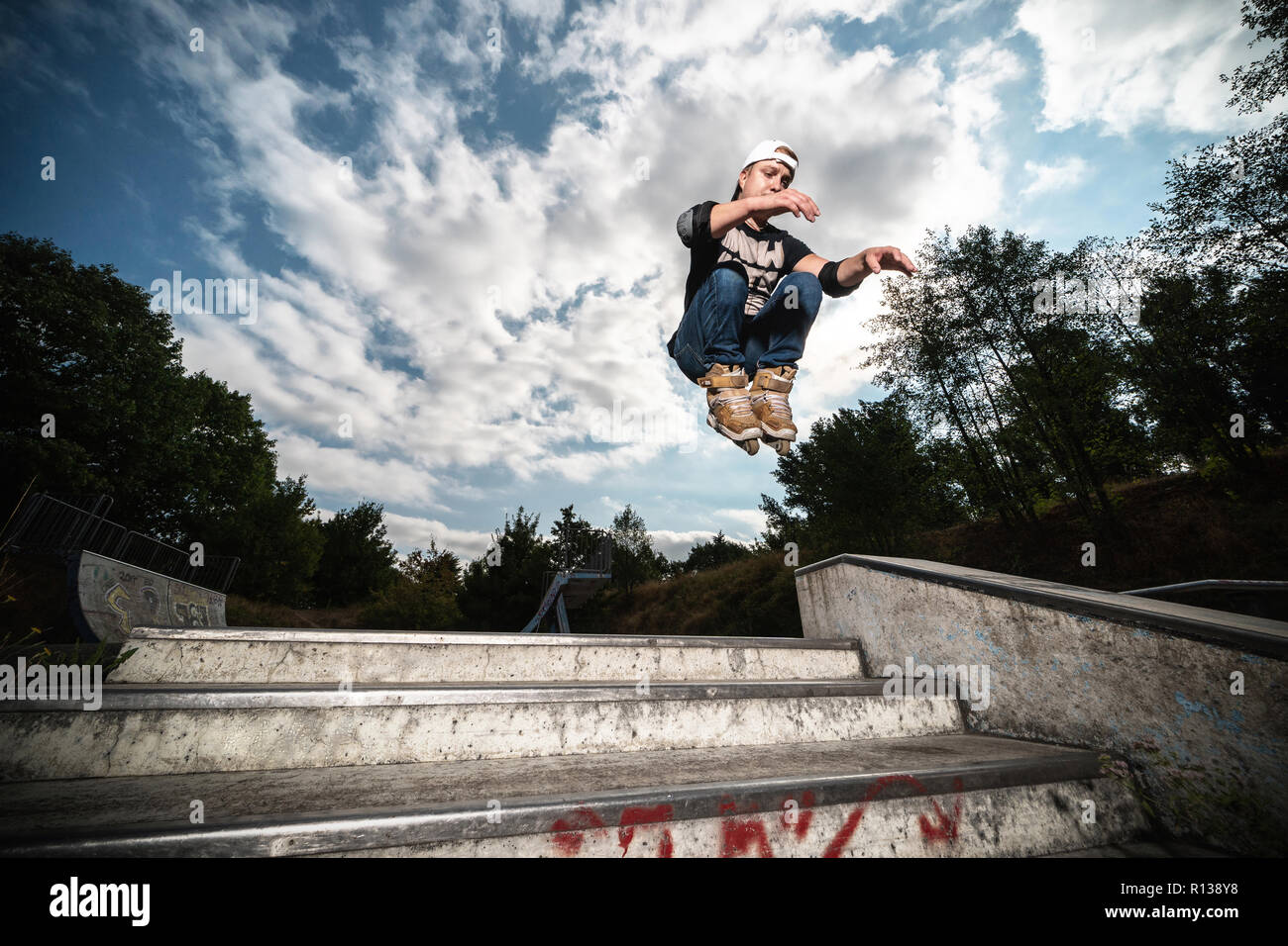 Il pattinaggio in linea jump Foto Stock