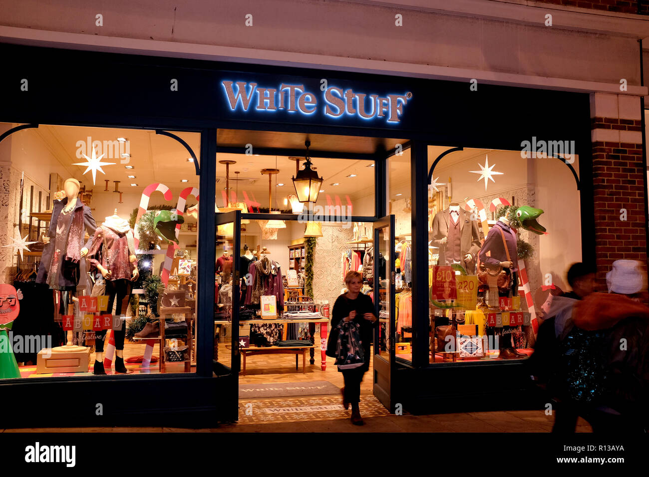 Cosa bianca negozio di abbigliamento in Canterbury Kent uk novembre 2018 Foto Stock