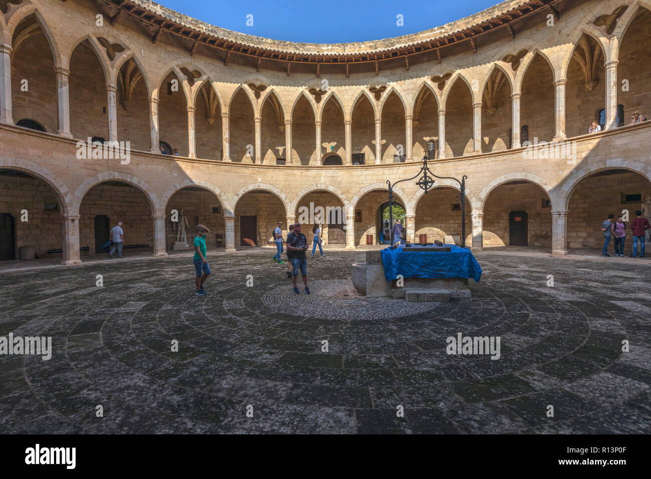 Il castello di Bellver, Maiorca, isole Baleari, Spagna, Europa Foto Stock