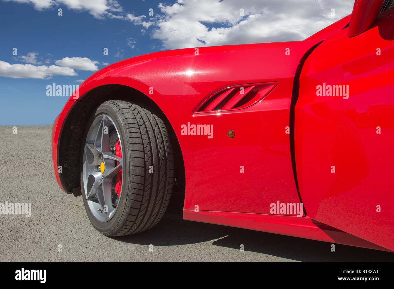 Red bella costosa auto sportiva Foto Stock