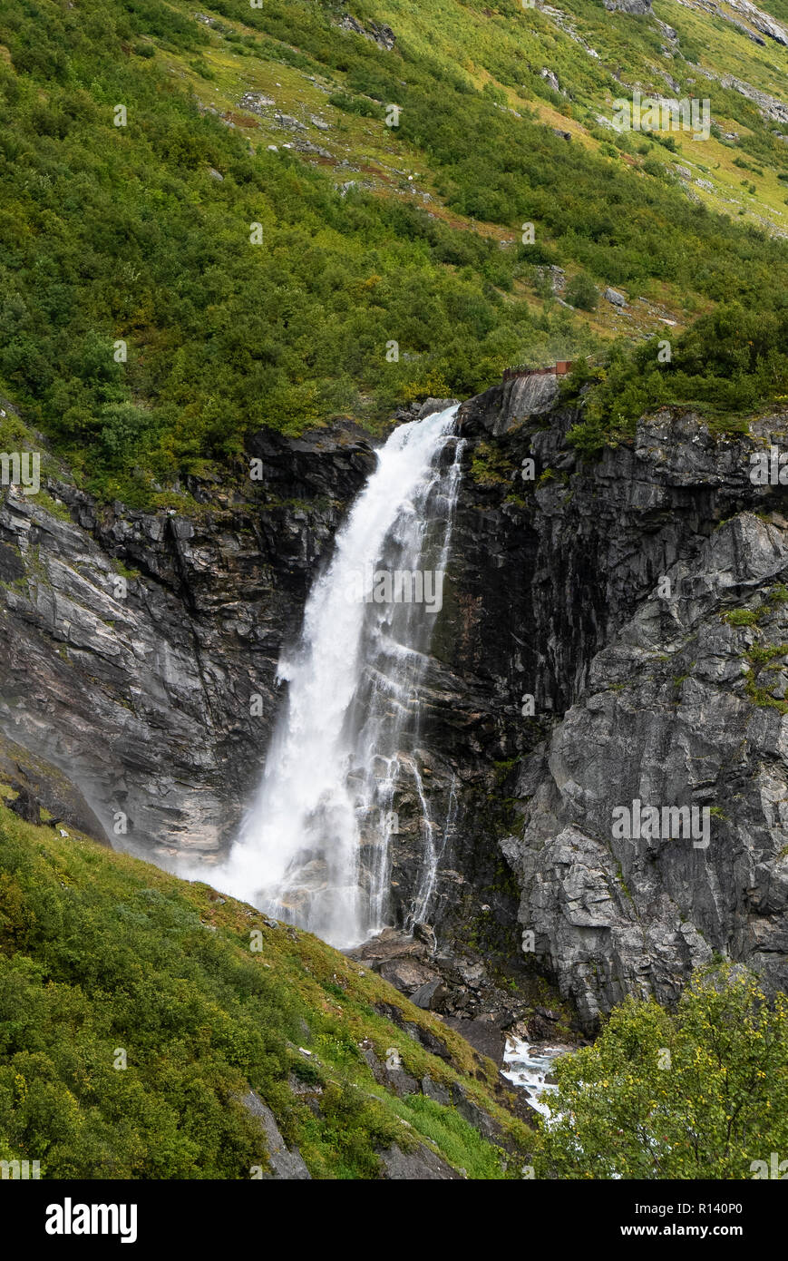 Videfossen su Gamle Strynefjellsveg 1894-1977, ora elencati FV258, collega occidentale e orientale della Norvegia via Videdalen e Mårådalen (27 km) Foto Stock