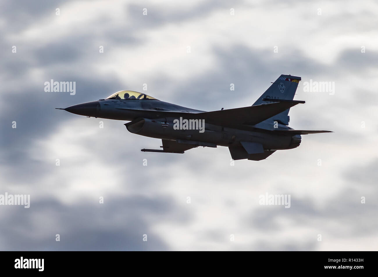 Il possente F-16 Fighting Falcon Foto Stock