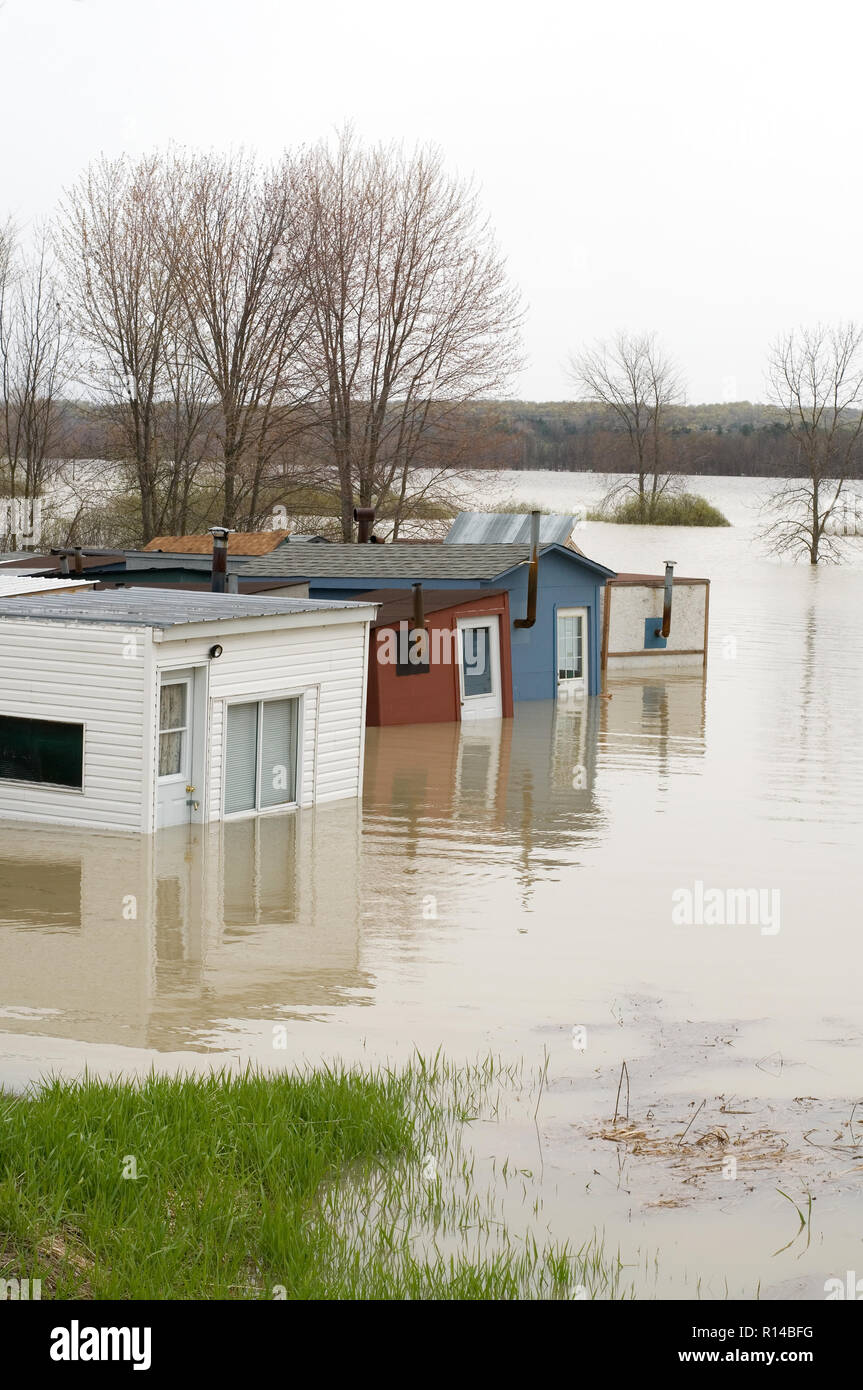 Molla grande alluvione nella regione di Outaouais Québec durante la primavera 2017 Foto Stock