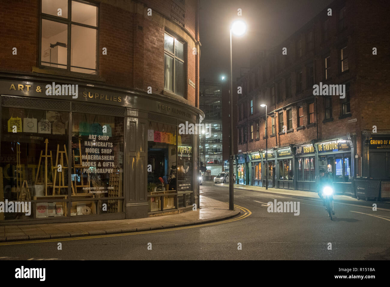 Kirkgate area nel centro della città di Leeds di notte Foto Stock