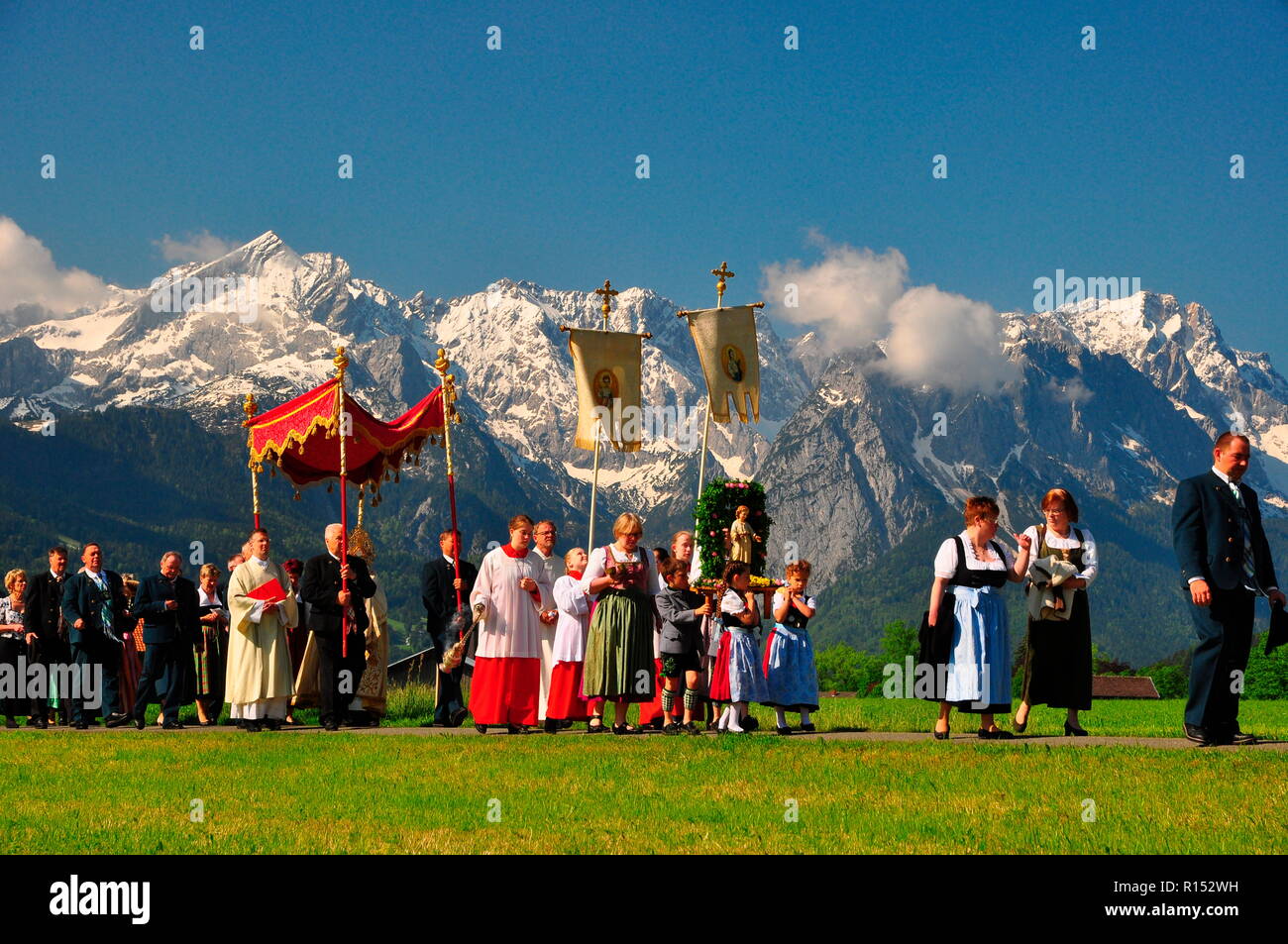 Processione del Corpus Domini, Werdenfels, Baviera, Germania Foto Stock