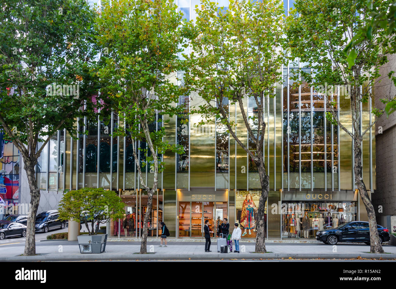 Il negozio di Gucci su Apguieong-ro in Gangnam di Seoul, Corea del Sud. Foto Stock