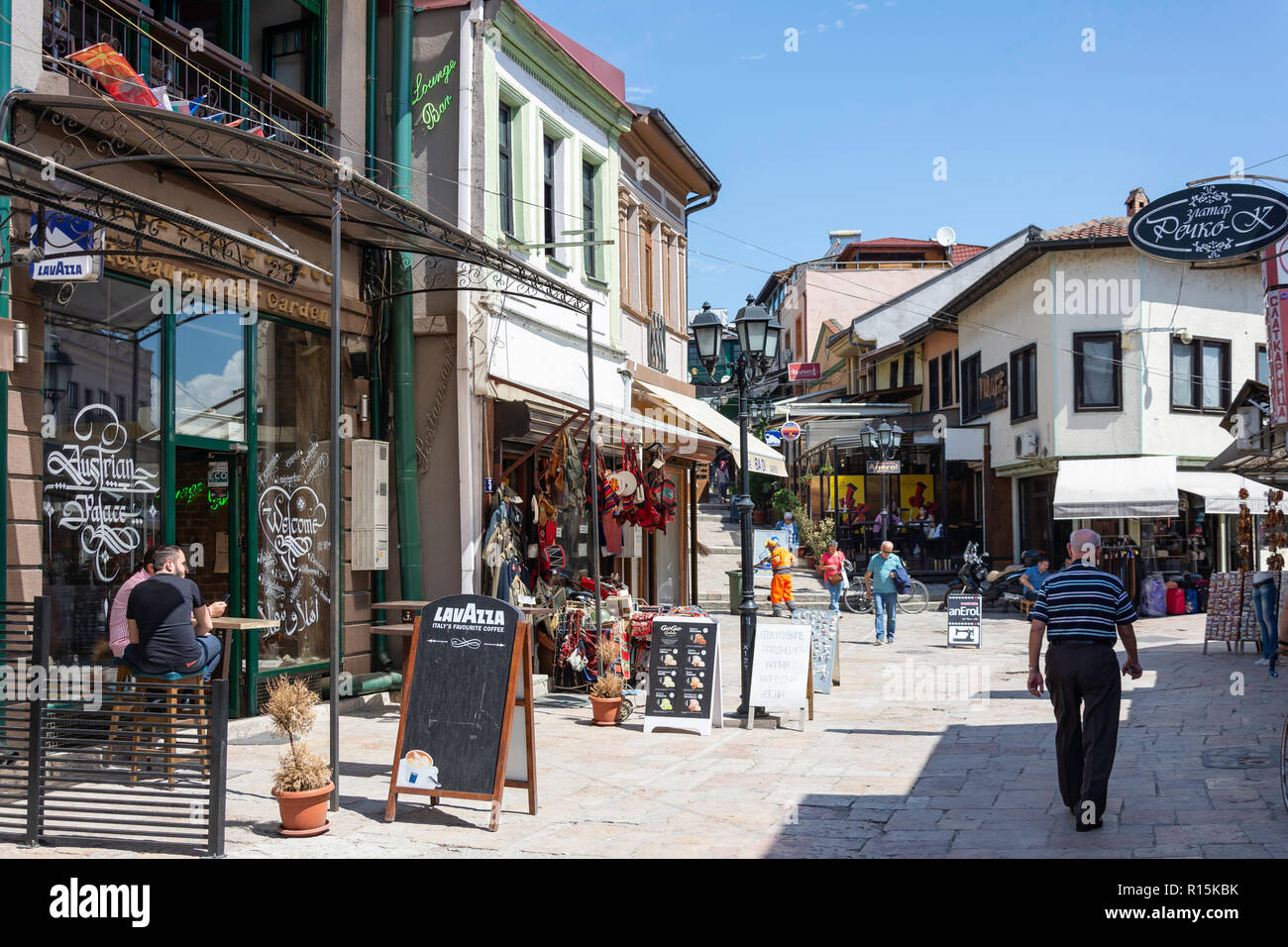 Scena di strada nel Vecchio Bazar, Skopje, Regione di Skopje, Repubblica di Macedonia del nord Foto Stock