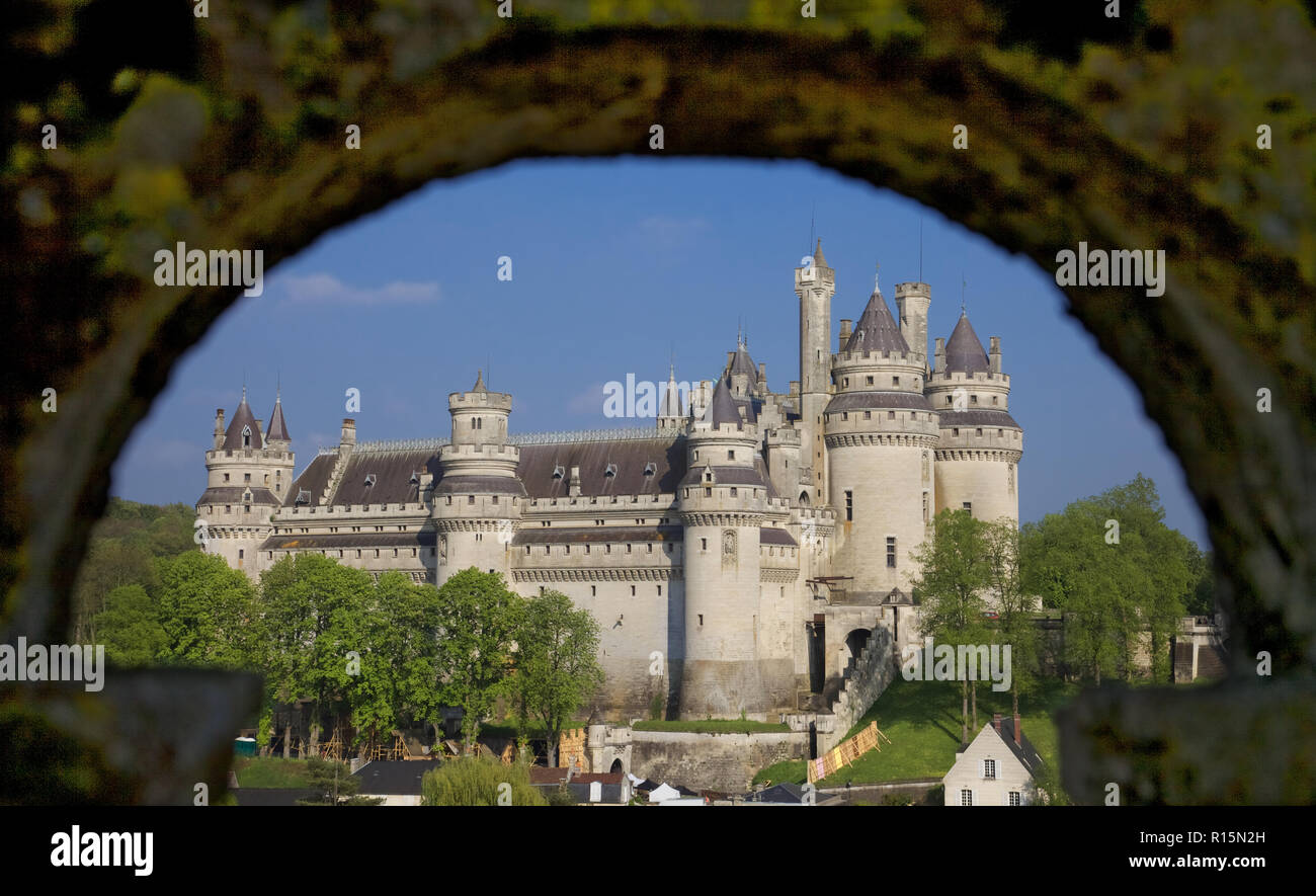 Chateau De Pierrefonds, utilizzato come Camelot in la serie televisiva della BBC Merlin, Francia Foto Stock