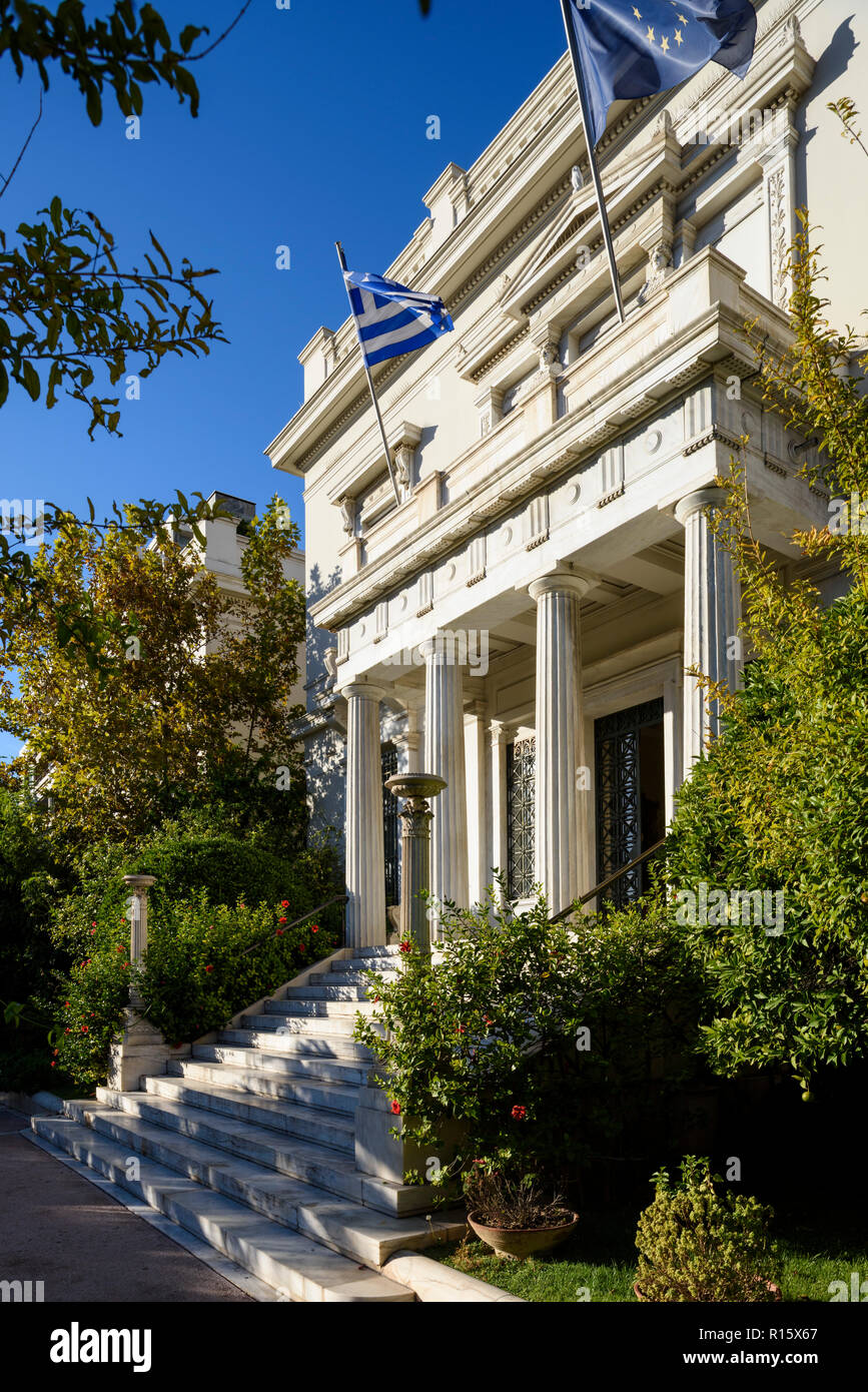 Atene. La Grecia. Vista esterna dell'ingresso principale del Museo Benaki della cultura greca, 1 Koumbari Street. Foto Stock