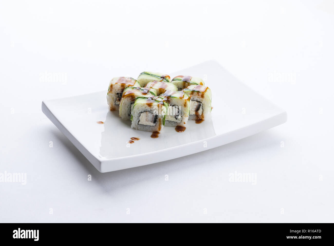 Il cibo giapponese, ristorante sushi gunkan maki roll piatto o vassoio impostato. Set di Sushi e composizione Foto Stock