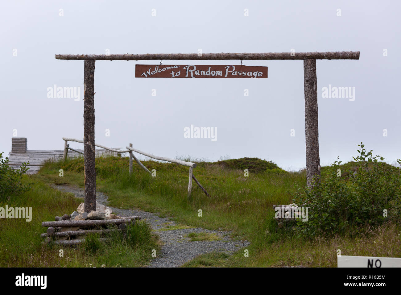 CAPE CASUALE, Terranova, CANADA - Ingresso segno al passaggio casuale set cinematografico, replica del villaggio di pescatori. Foto Stock