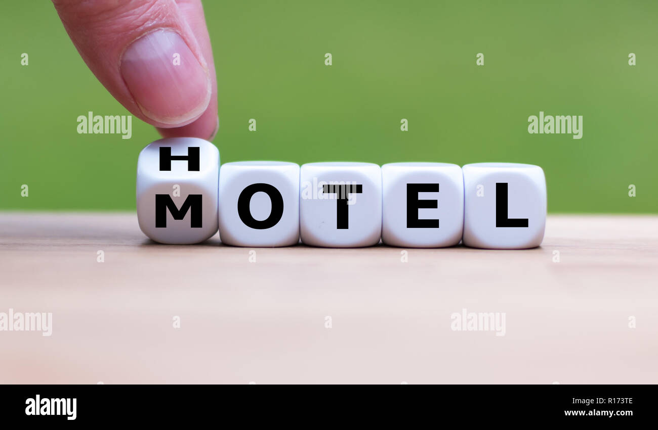 Canto diventa un dado e cambia la parola 'Motel' a 'Hotel' Foto Stock