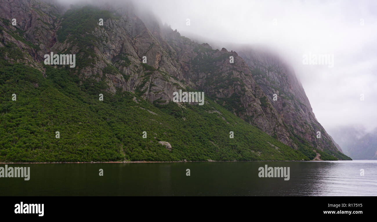 ROCKY Harbour, Terranova, CANADA - Western Brook laghetto, nel Parco Nazionale Gros Morne. Foto Stock