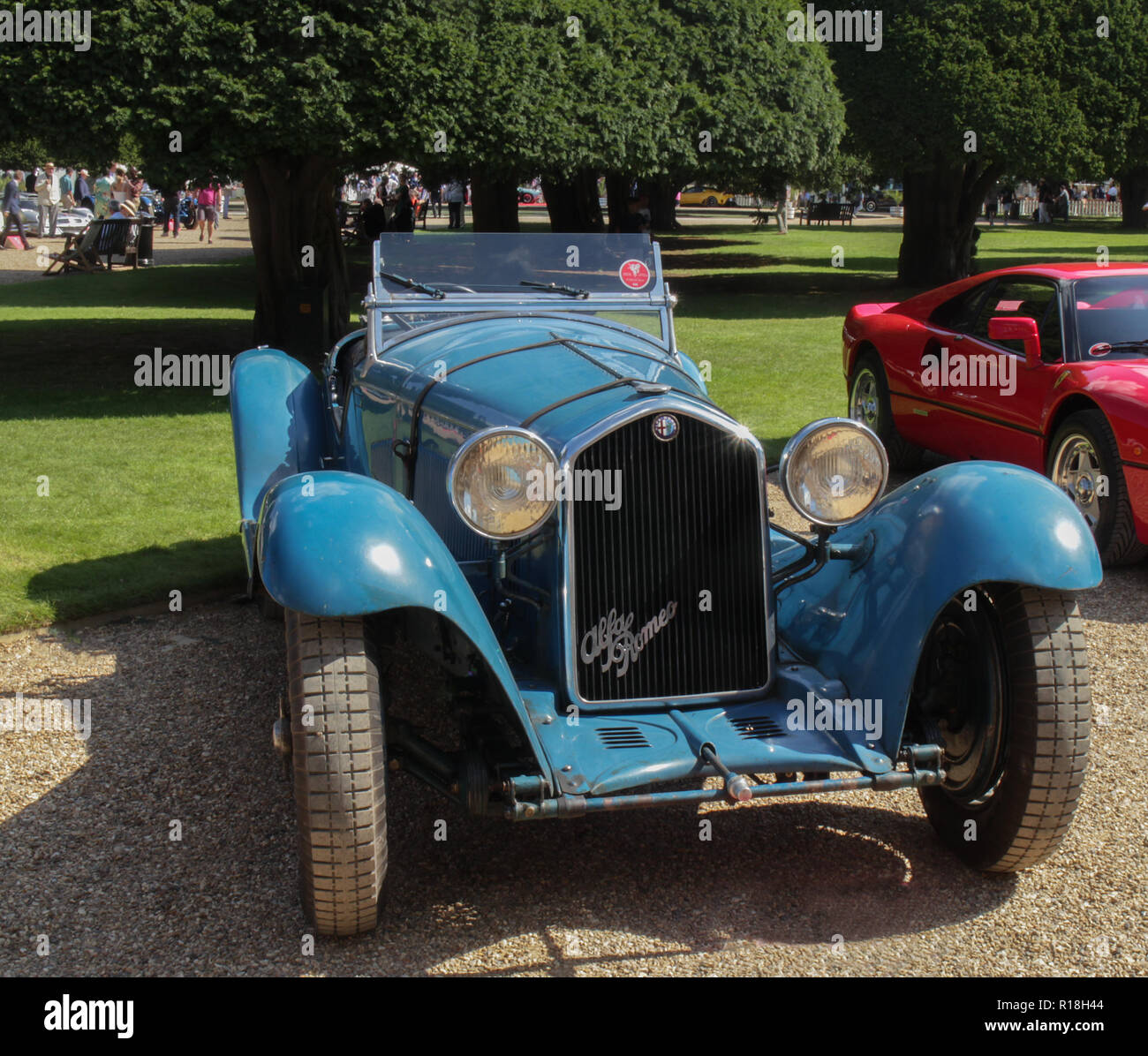 1932 Alfa Romeo 8 litro 2300 Telaio corto Spider al Concours di eleganza a Hampton Court Palace, East Molesey, Surrey Foto Stock