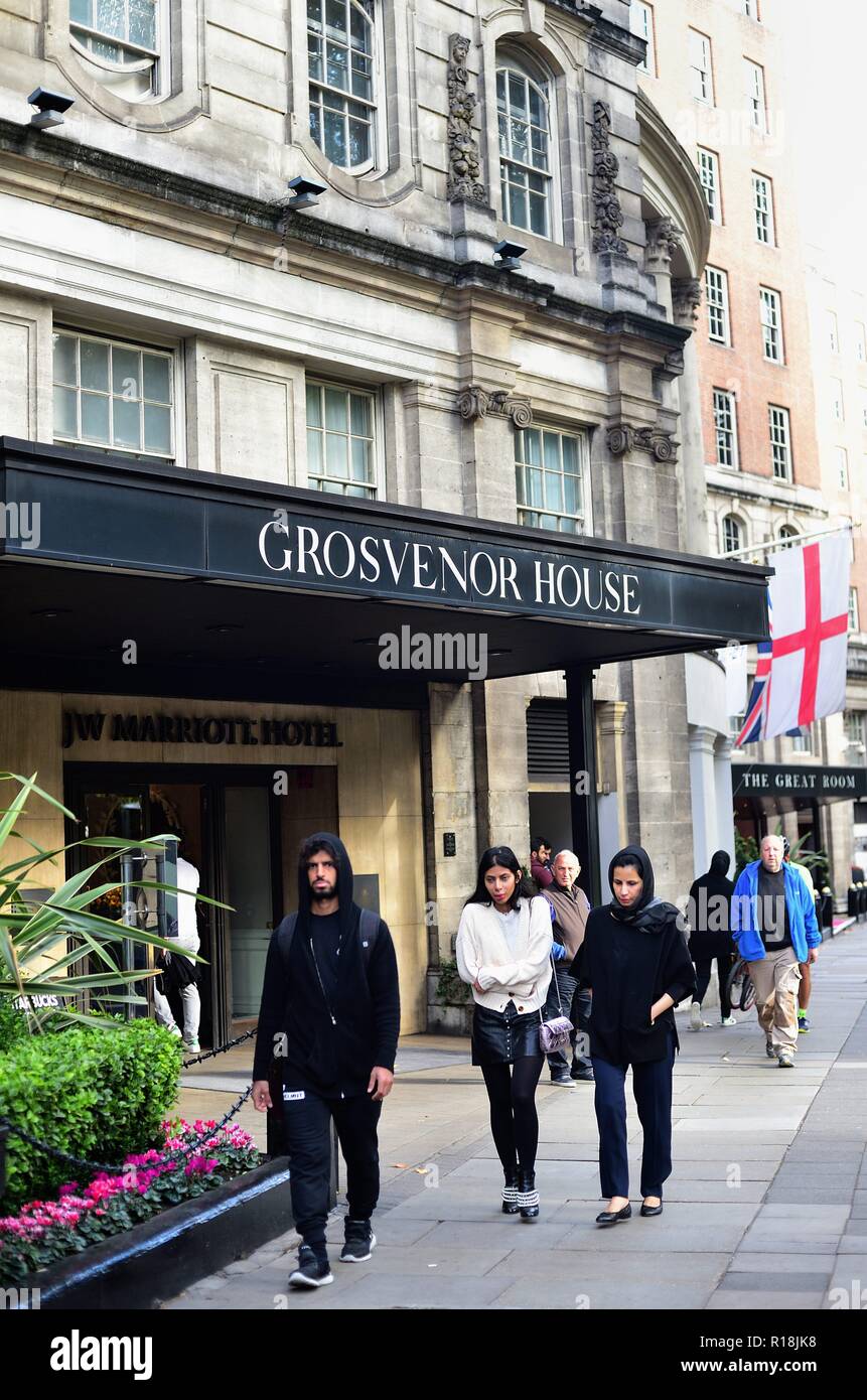 Londra, Inghilterra, Regno Unito. Il Grosvenor House Hotel di Park Lane a Mayfair nel West End di Londra. Foto Stock
