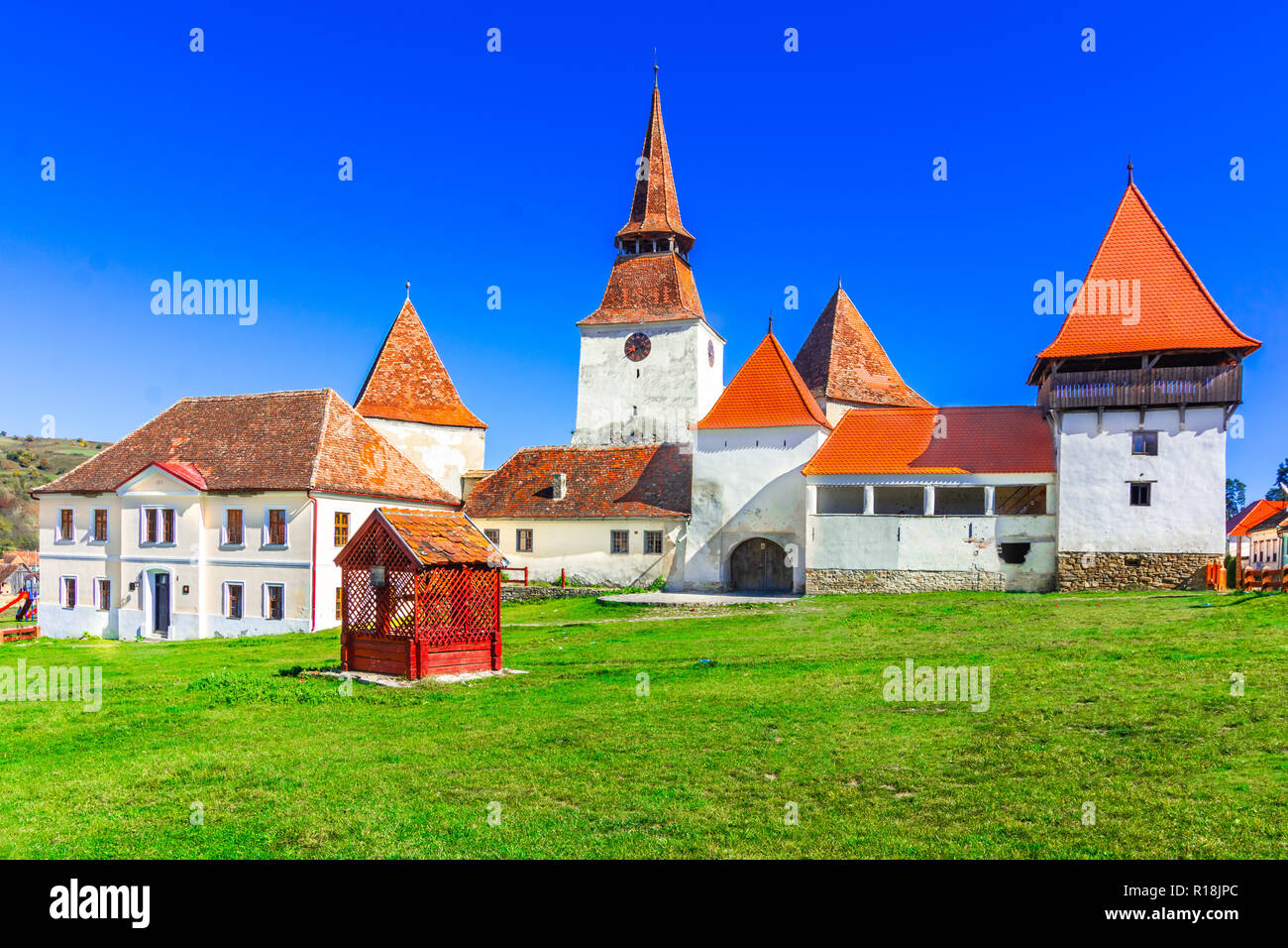 Chiesa fortificata medievale transylvania immagini e fotografie stock
