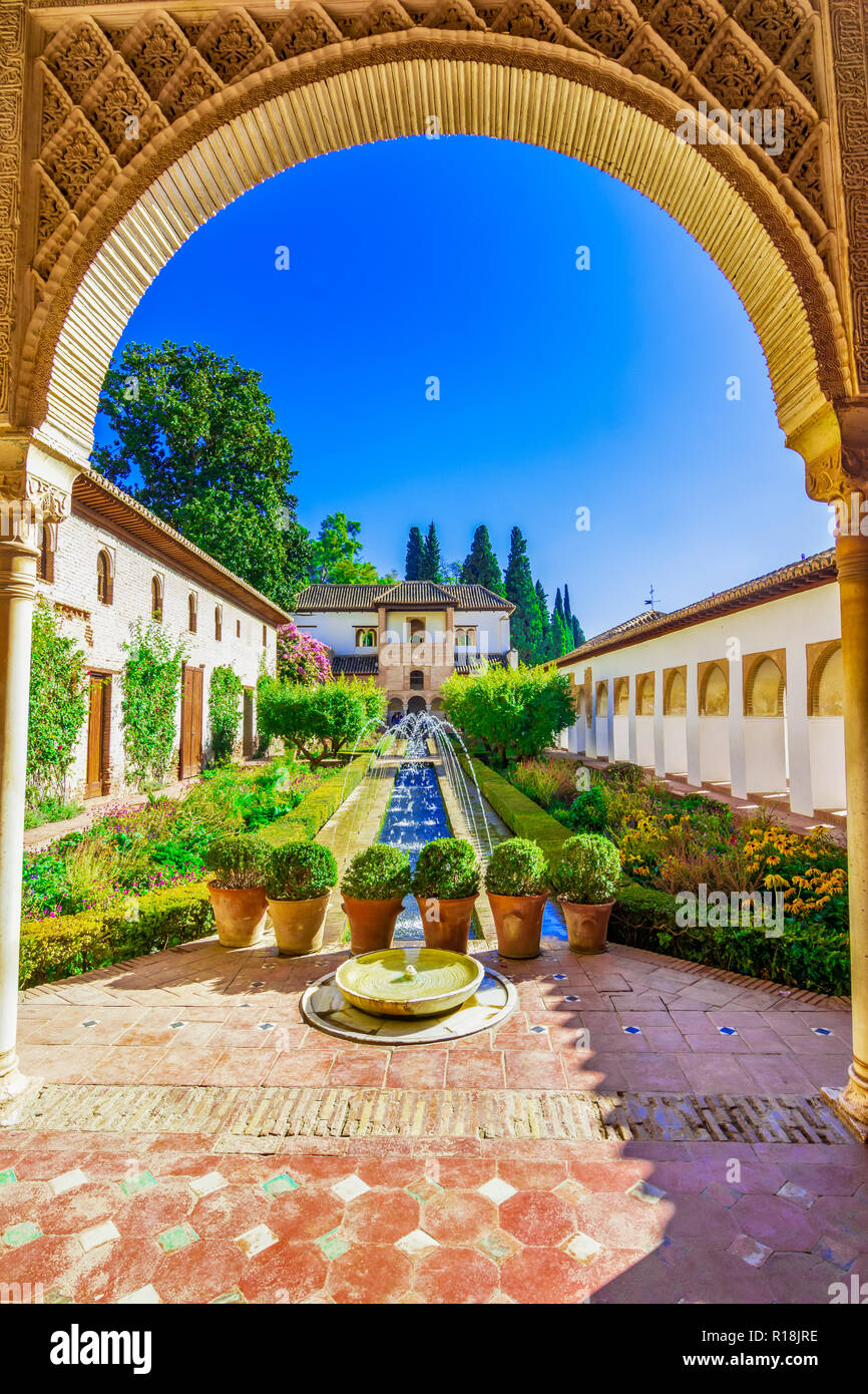 Granada, Andalusia, Spagna: Cortile dell'Alhambra, uno di Granada landmark Foto Stock