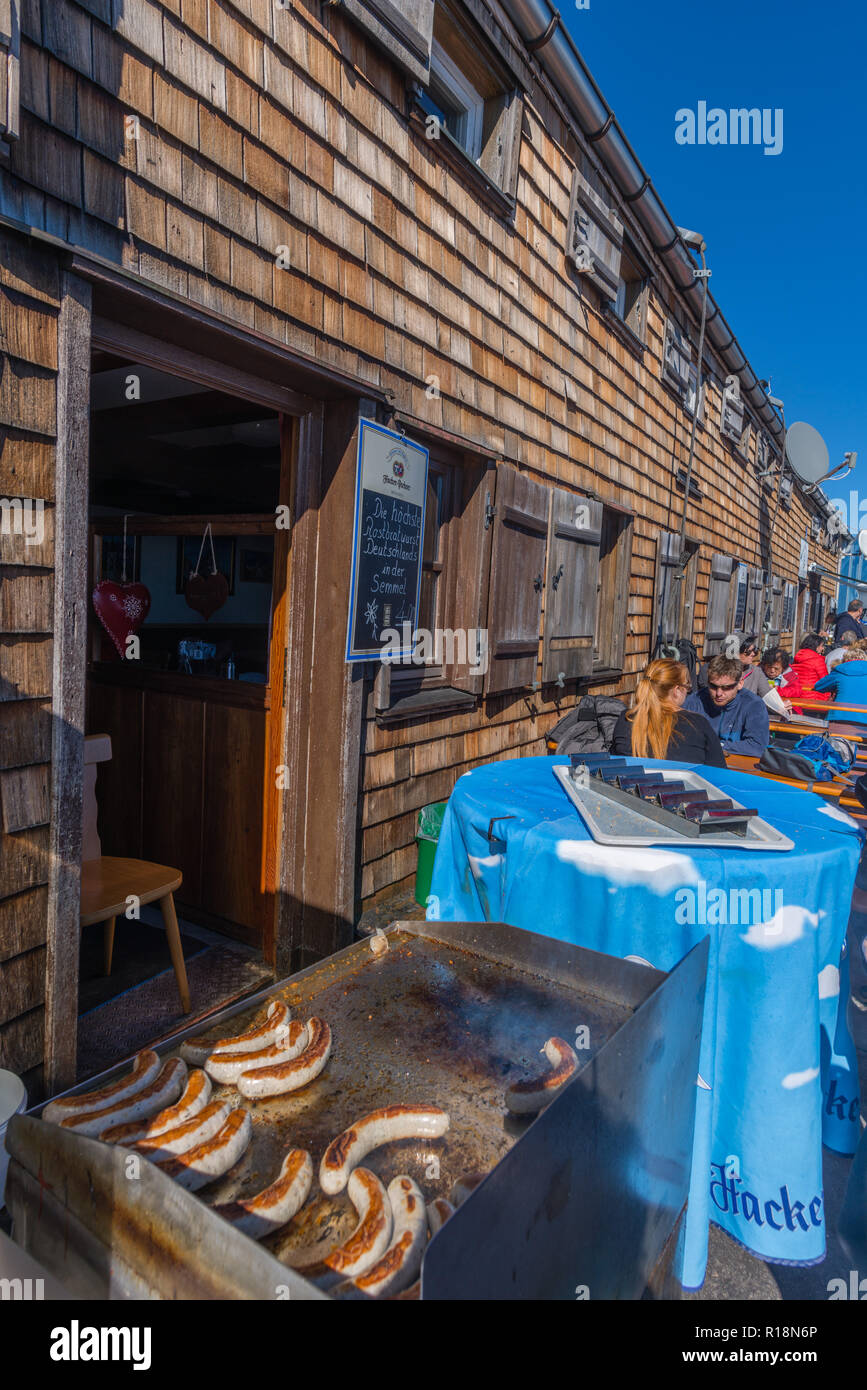 Münchener Haus, Zugsptize, il picco più alto, Garmisch-Partenkirchen, Gebirge Wetterstein o montagne del Wetterstein, alpi, Baviera, Germania, Europa Foto Stock