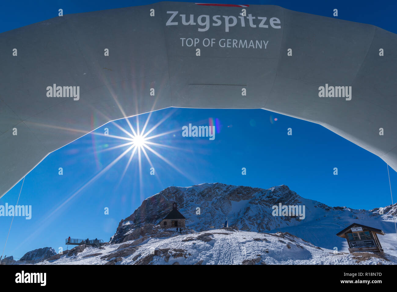 Zugspitzeplat, Zugspitze, il picco più alto, Garmisch-Partenkirchen, Gebirge Wetterstein o montagne del Wetterstein, alpi, Baviera, Germania, Foto Stock