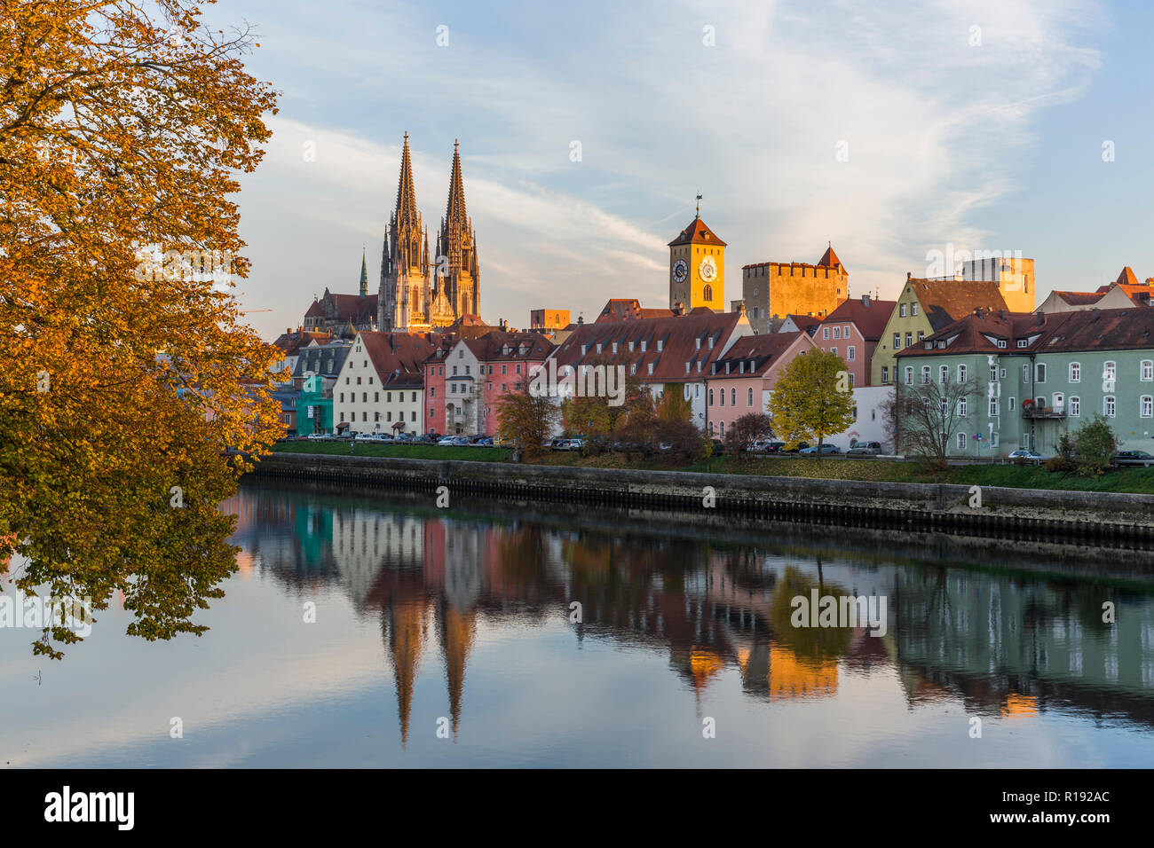 Autunno cityscape di Regensburg Foto Stock
