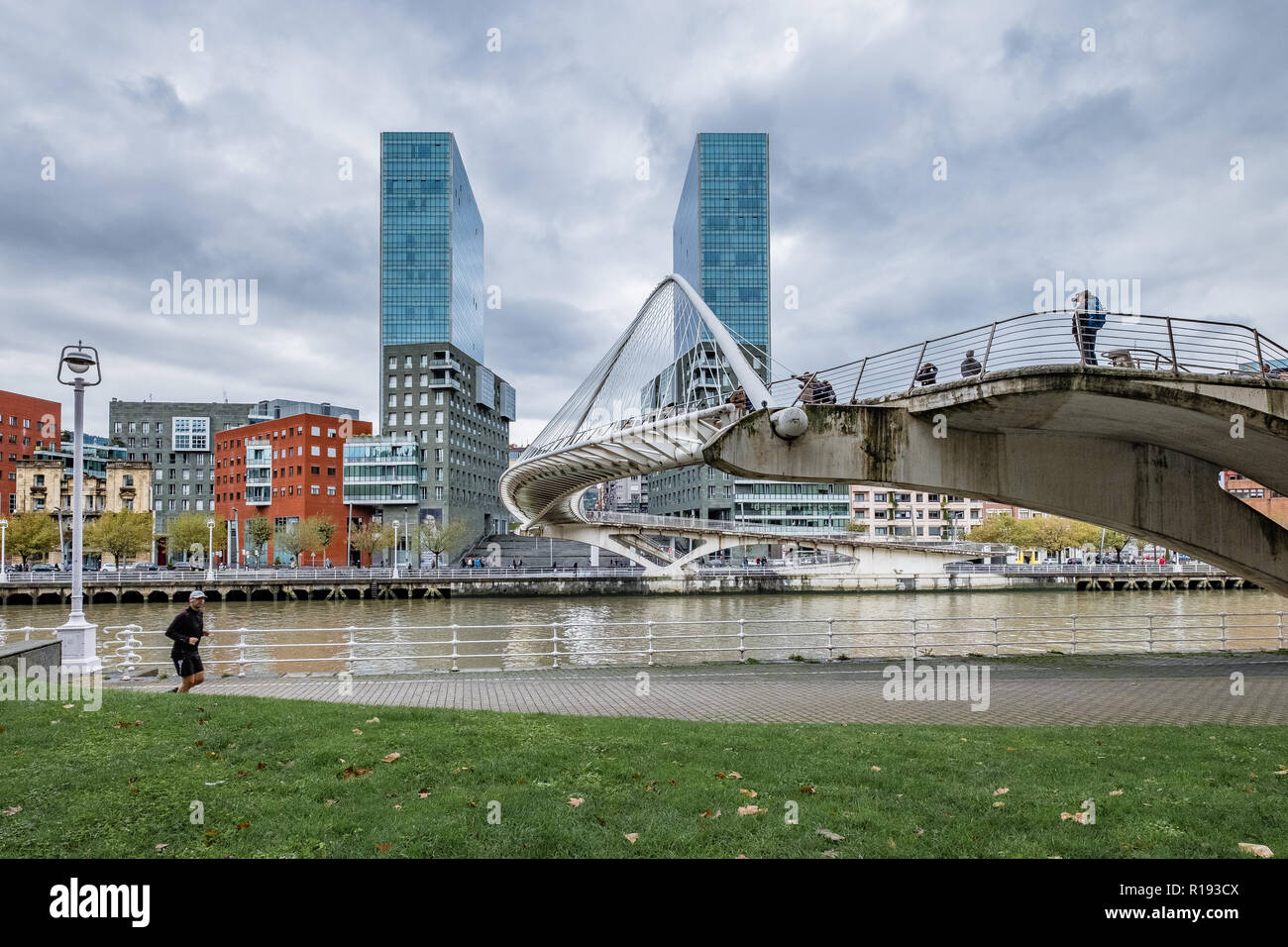 ZUBIZURI,Puente Peatonal del Campo de VolantínBilbao, Spagna, Europa. Foto Stock