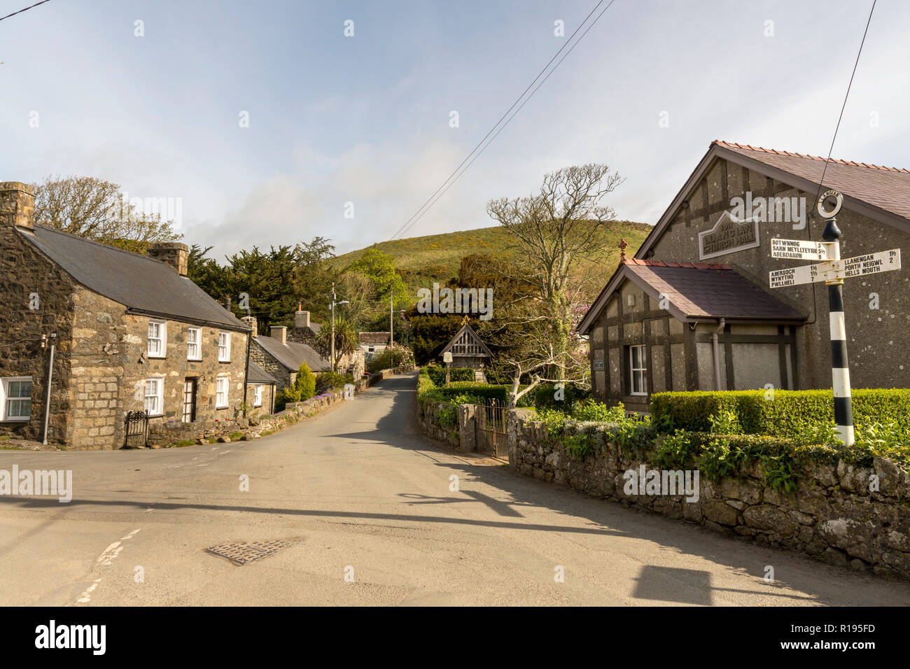 Il villaggio di LLangian, con Llangian Church Hall Gwynedd ,il Galles del Nord Foto Stock