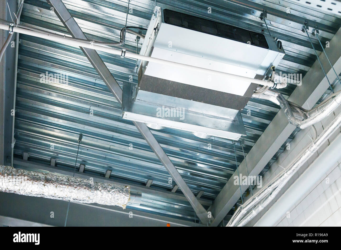 Gestione Industriale e condizionamento unità sospesa. Foto Stock