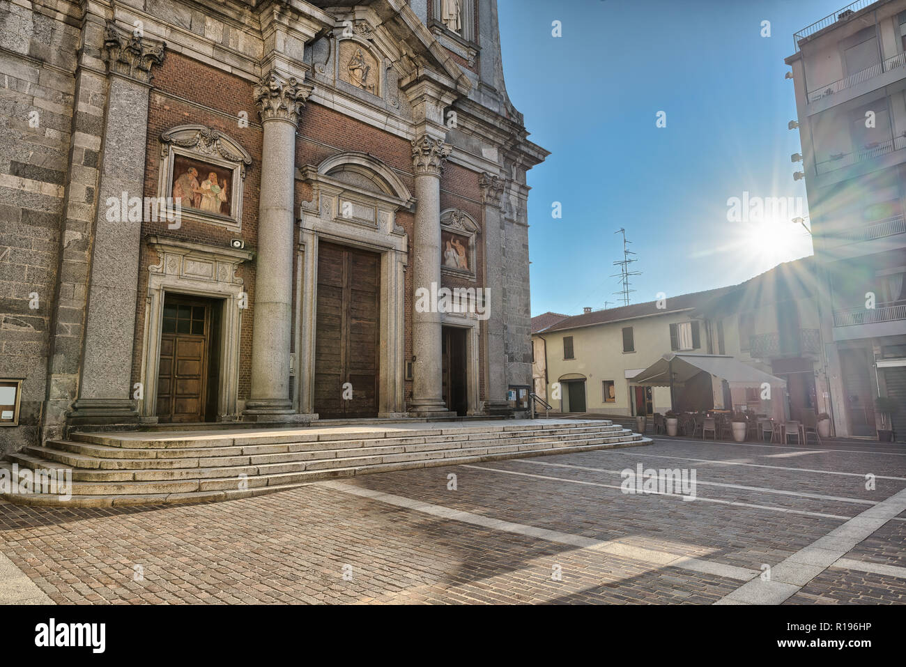 La Chiesa italiana. Il centro storico di Somma Lombardo Lombardia, Italia. Foto Stock