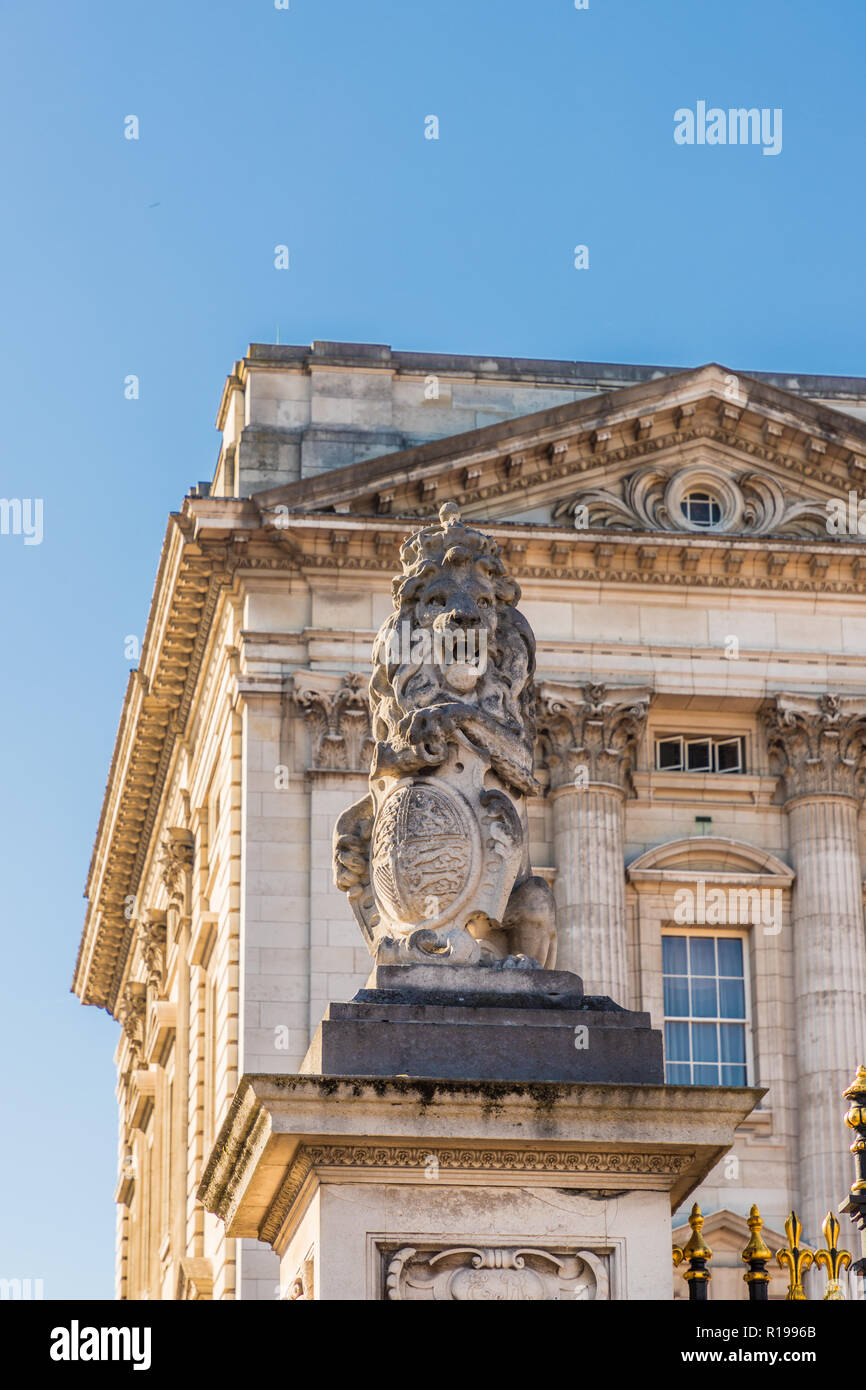 Una vista tipica a Buckingham Palace Foto Stock