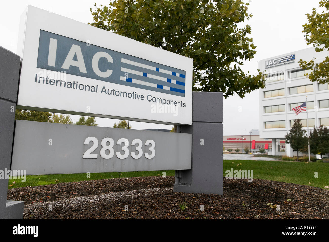Un segno del logo al di fuori di una struttura occupata da International Automotive Components Group (IAC) in Southfield, Michigan, il 27 ottobre 2018. Foto Stock