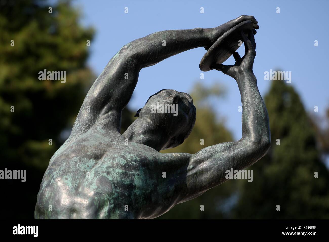 Olympic Discus statua, Atene, Grecia Foto Stock