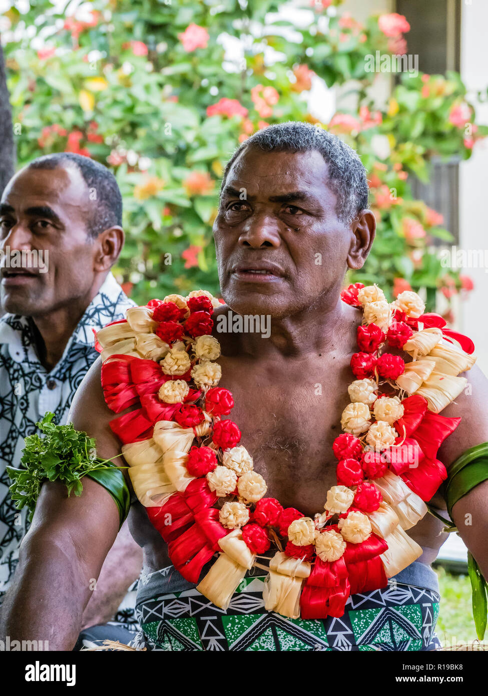 Una cerimonia Kava dalle persone del villaggio di Sabeto, Viti Levu, Repubblica delle Isole Figi. Foto Stock