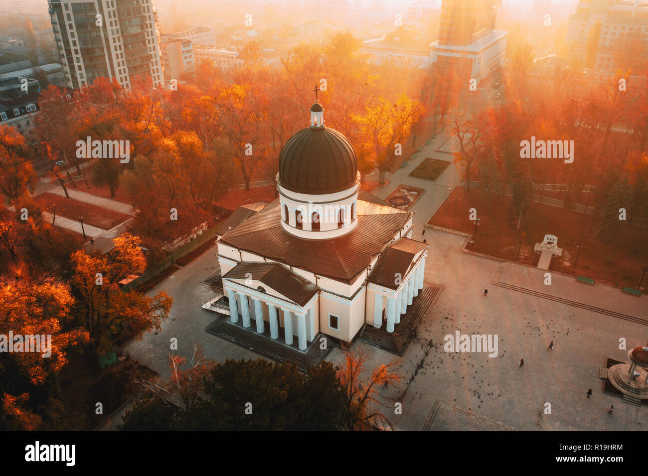 Chisinau Cattedrale Metropolitana di Central Park, Repubblica Moldova. Vista aerea. Tonning artistica Foto Stock