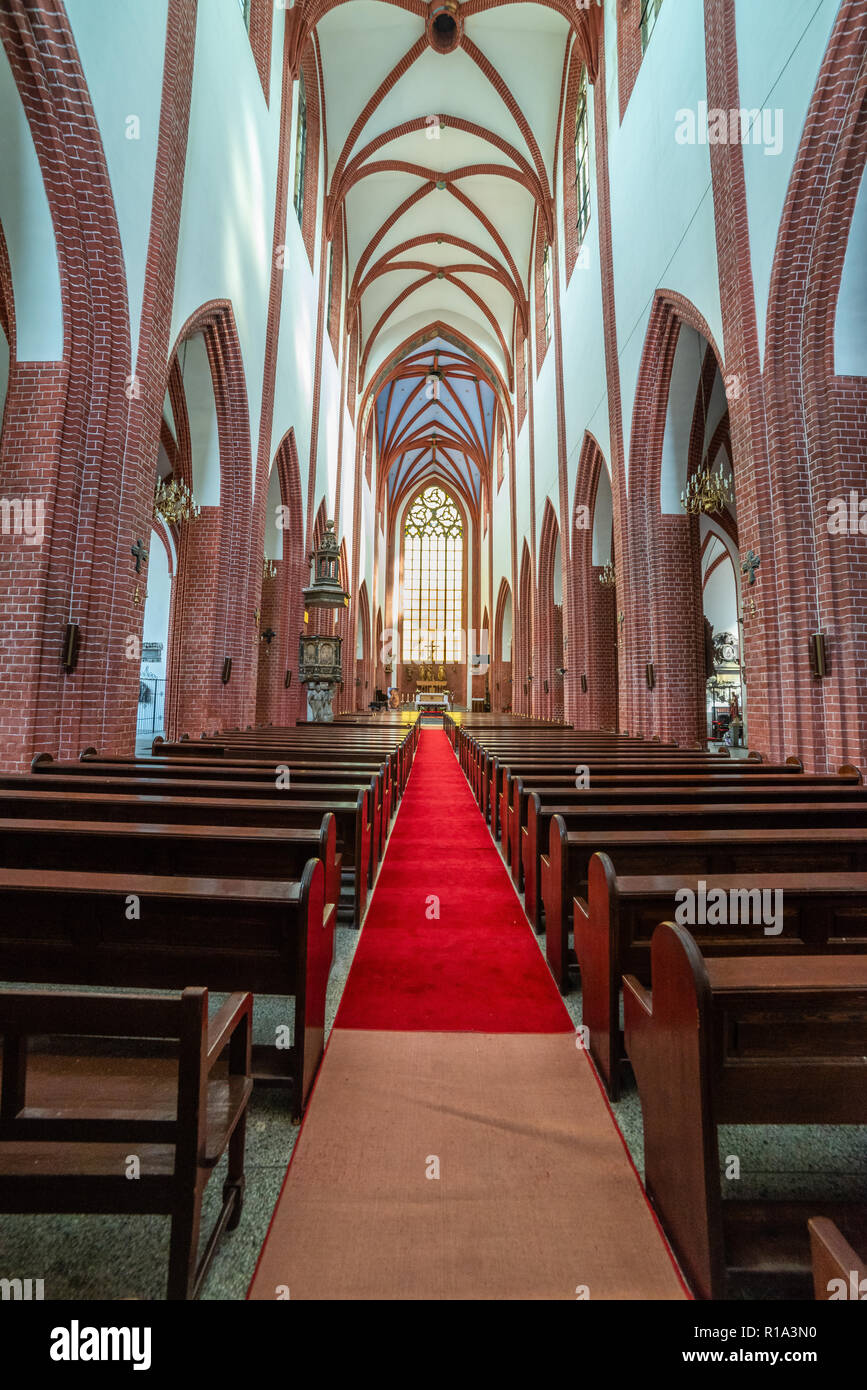 L interno della chiesa cristiana in Polonia Foto Stock