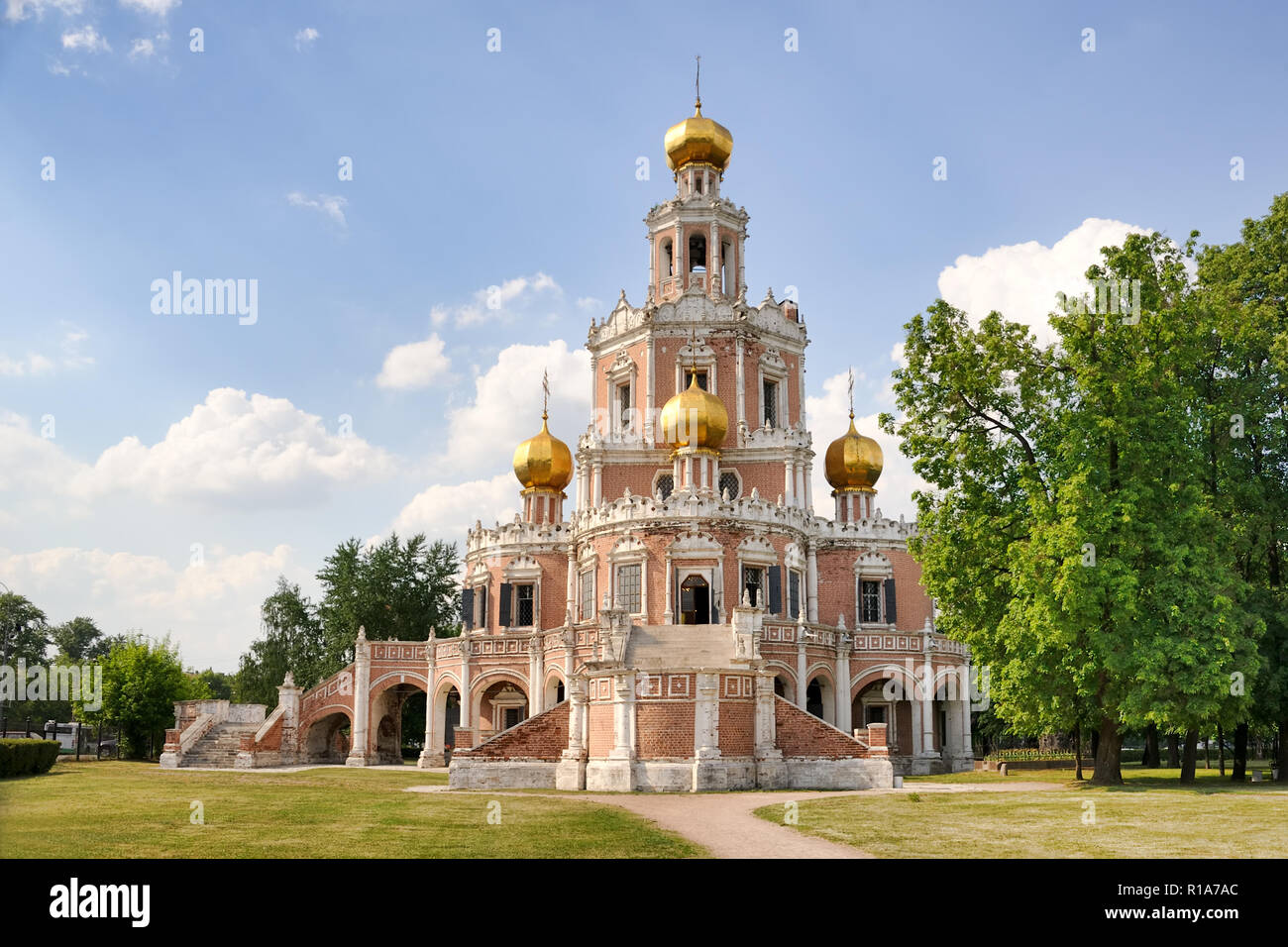 Chiesa di intercessione per i fili - La classica monumento di Naryshkin architettura barocca Foto Stock